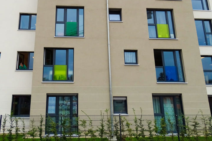 Haus Gabun zur Straße hin
