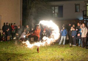 Adventsbasar Feuershow