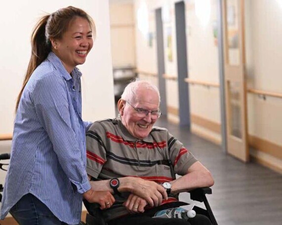 Pflegehelfer als Springer in Teilzeit (m/w/d), 1. Bild